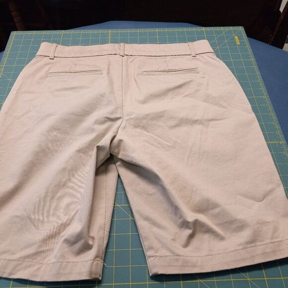 Gloria Vanderbilt Shorts - Picture 4 of 5